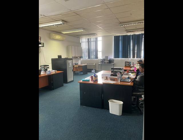 2,140M² FACTORY TO LET IN WESTMEAD